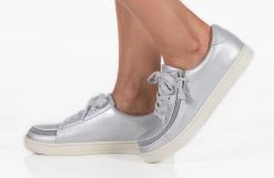 Budget ๐ BILLY Footwear ๐ฉ Women's Silver Grey Metallic BILLY ๐ Sneaker Low Tops ๐ 18 Budget ๐ BILLY Footwear ๐ฉ Women's Silver Grey Metallic BILLY ๐ Sneaker Low Tops ๐ -BILLY Footwear sale BW22128 050 studio standing 1 940x614 d08a3fcf d736 4fa3 9eea 0a73a153572f